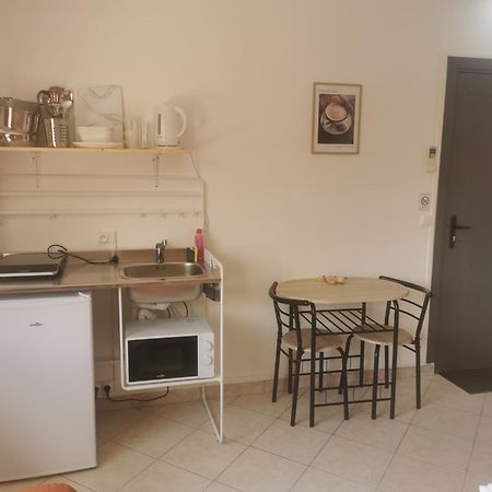 Appartement 4 , Disneyland - Parking Gratuit - Maison Des Platanes Meaux Ngoại thất bức ảnh