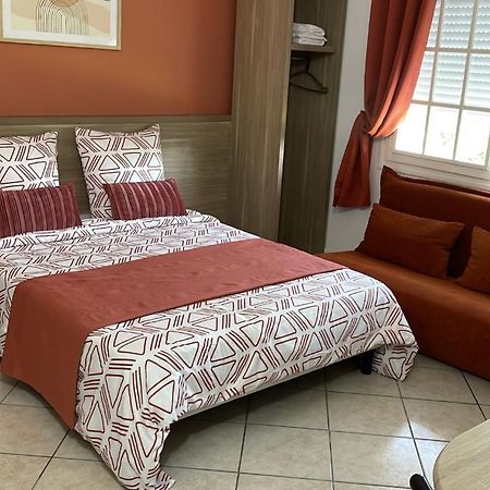 Appartement 4 , Disneyland - Parking Gratuit - Maison Des Platanes Meaux Ngoại thất bức ảnh